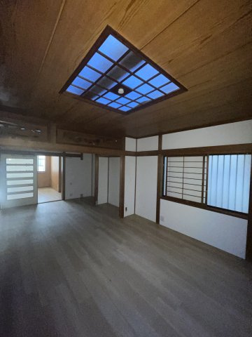 二葉町10丁目一戸建の居間・リビング
