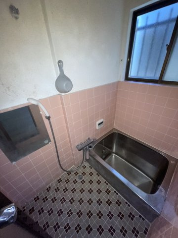 二葉町10丁目一戸建の浴室