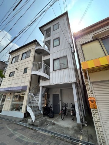 中田マンションの外観