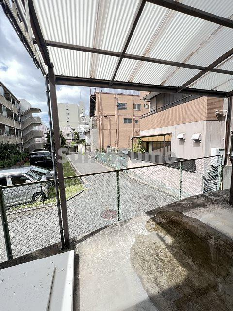 木谷ハイツの駐車場