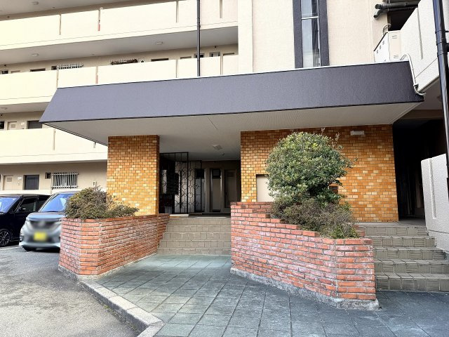 ロイヤルコーポ吉田のエントランス