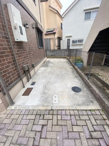 樋ノ口町タウンハウスの駐車場