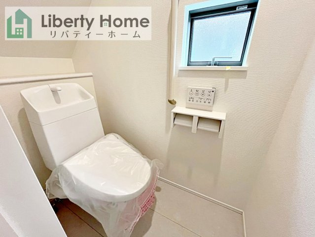 石岡市東光台5丁目　新築戸建　A号棟のトイレ