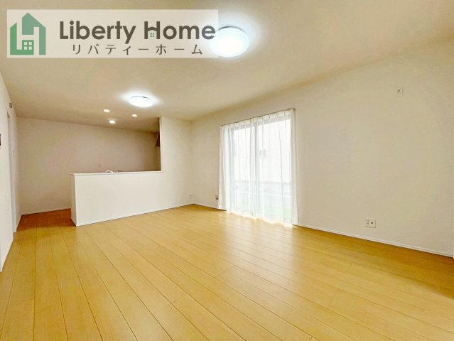 石岡市東光台5丁目　新築戸建　A号棟の居間・リビング