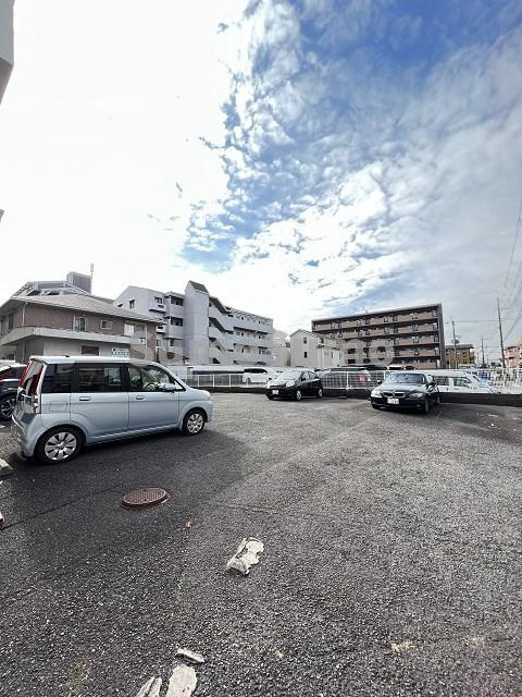 高倉ハイツの駐車場|車をお持ちの方に嬉しい駐車場付きの物件です