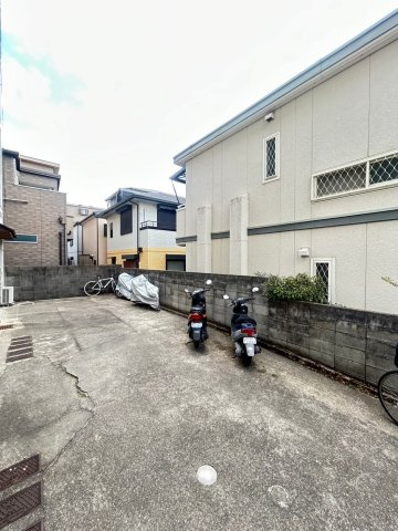 高匠マンションの駐車場