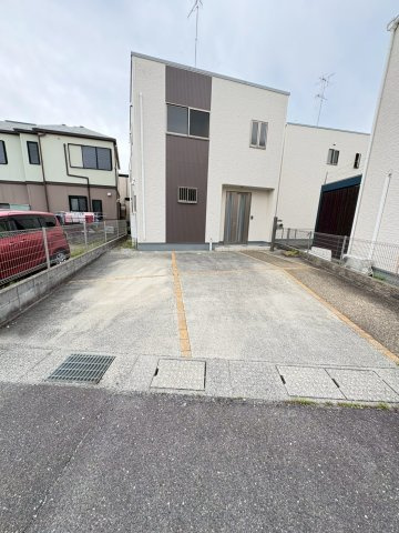段上町貸戸建　D棟の駐車場