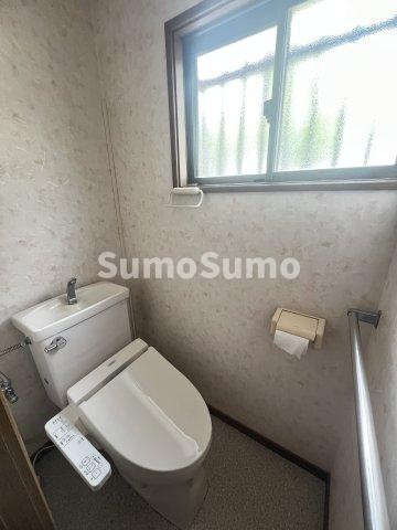 東灘区田中町3丁目戸建のトイレ
