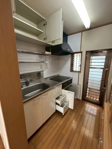 馬場通貸家のキッチン|コンパクトなキッチンで掃除もラクラク