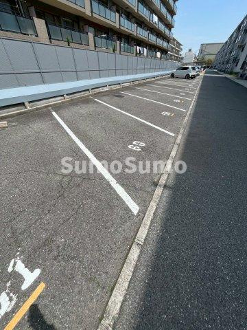 杭瀬第五団地１５号棟の駐車場