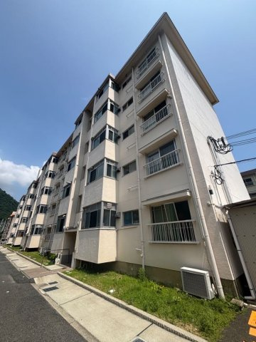 鶴甲コーポ19号館の外観