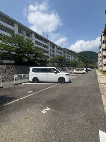 鶴甲コーポ19号館の駐車場