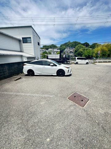 林コーポラスの駐車場