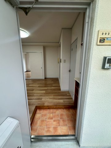 櫻井ビルの玄関