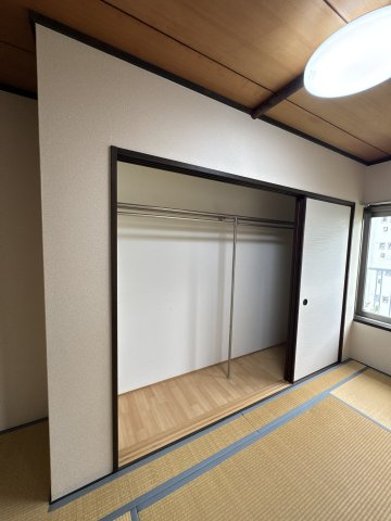 高倉台２丁目２団地１１号棟の収納