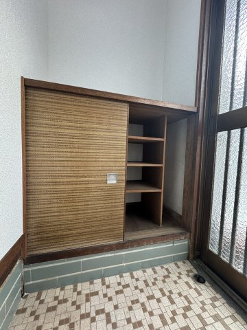 須磨区行幸町１丁目貸家の玄関