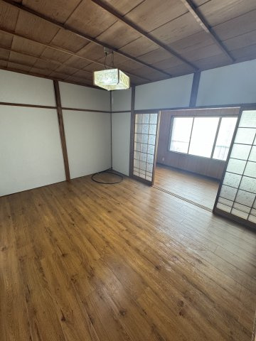 須磨区行幸町１丁目貸家の居間・リビング