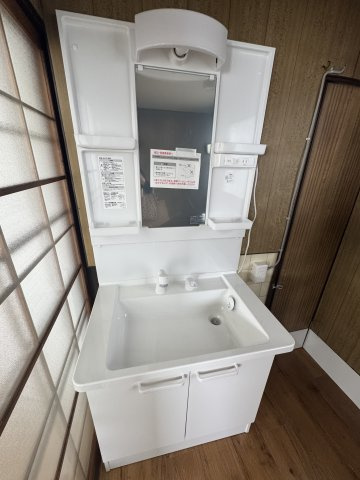 須磨区行幸町１丁目貸家の洗面所