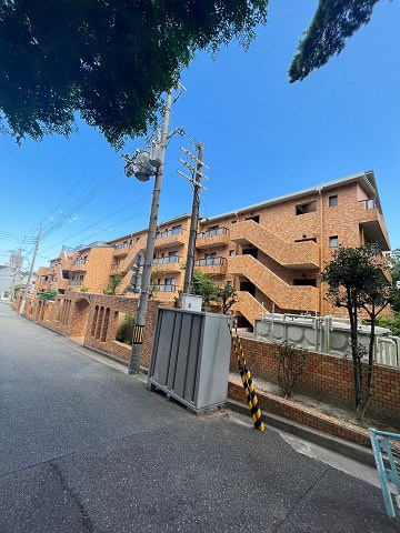 香枦園第2マンションの外観