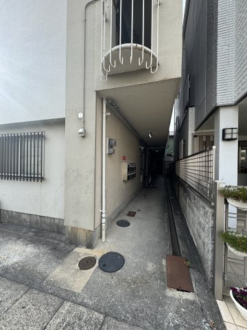 高島グリーンハイツのエントランス