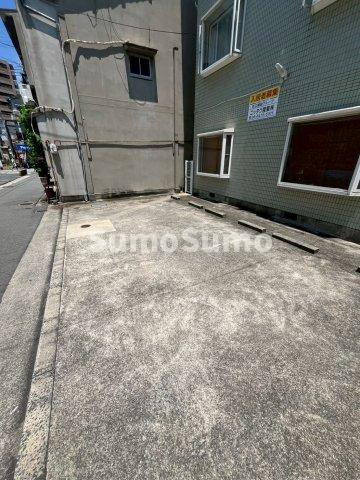 汐町ハイツの駐車場
