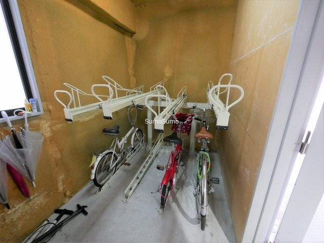 東和ビルの駐車場