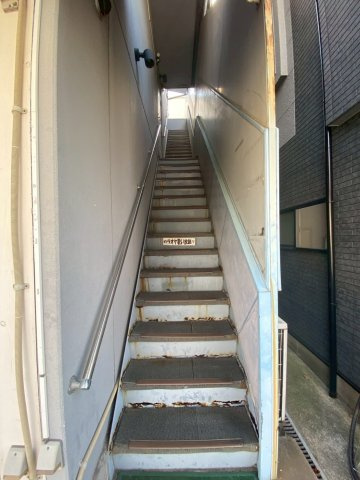 海運町ビルのロビー