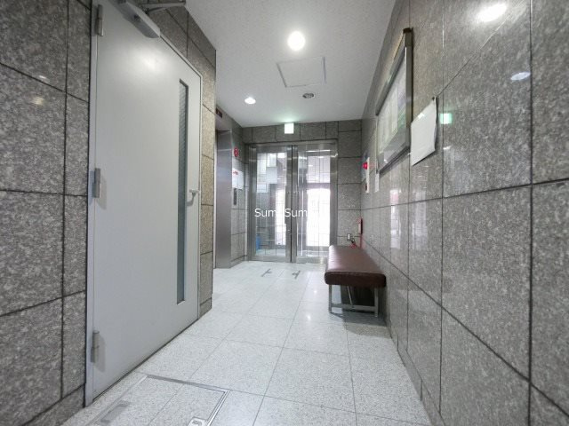 東和ビルのロビー