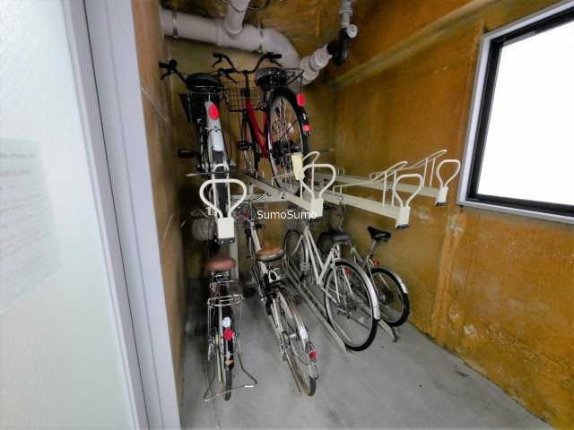 東和ビルの駐車場