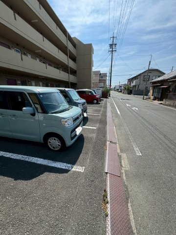 アスカⅡの駐車場