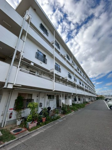松が丘住宅１９号棟の外観