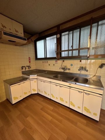 池田広町貸家のキッチン