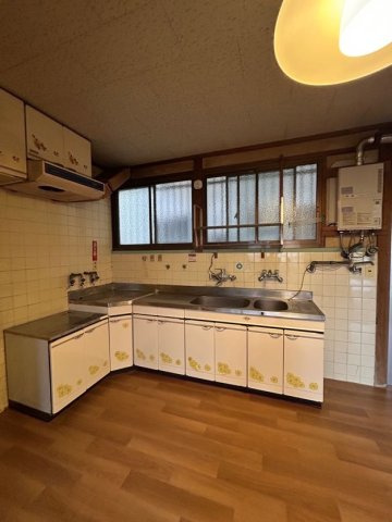 池田広町貸家のキッチン
