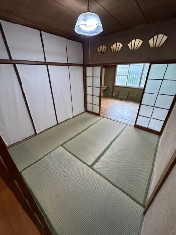 池田広町貸家の寝室