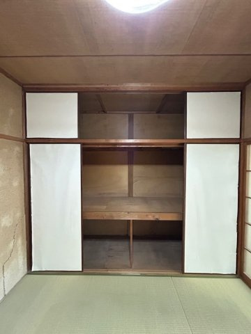 池田広町貸家の収納