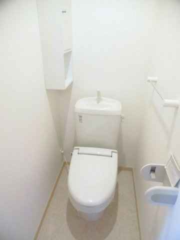 メゾン・リュミエールⅠのトイレ|シンプルで使いやすいトイレです