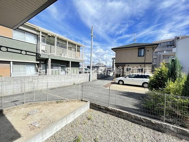 武庫之荘戸建貸家　C棟の駐車場|駐車スペースもあります