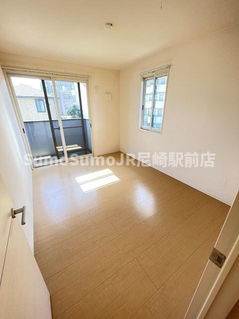 武庫之荘戸建貸家　C棟のロビー|建物の内部です