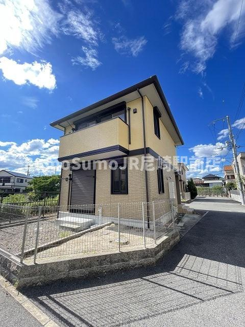 武庫之荘戸建貸家　C棟の外観|外観は落ち着いています