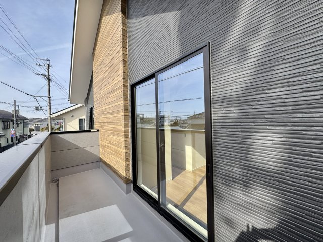 浜名区横須賀のバルコニー|バルコニーは陽当り＆通風ともに良好！洗濯物がよく乾きそうです！