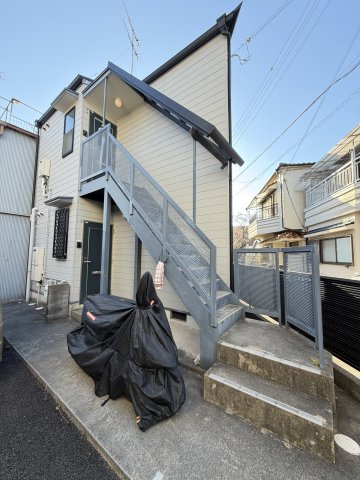 楠谷町アパートのエントランス