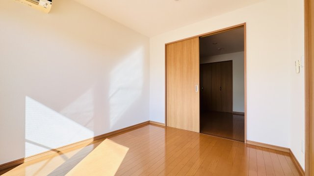 Royalgarden学園通りⅡの洋室