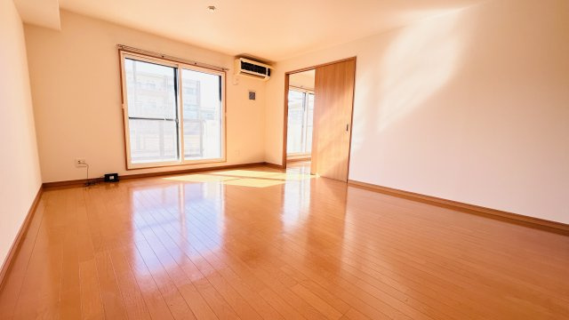 Royalgarden学園通りⅡの居間・リビング