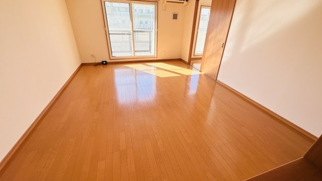 Royalgarden学園通りⅡの居間・リビング