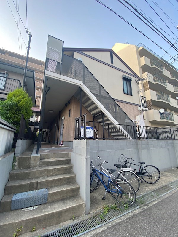 烏帽子ハイツ六甲の外観