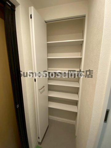 離宮前町１丁目貸家の収納|たっぷりとした収納スペースです