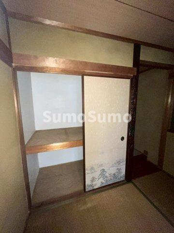 甲⼦園九番町⼾建の収納