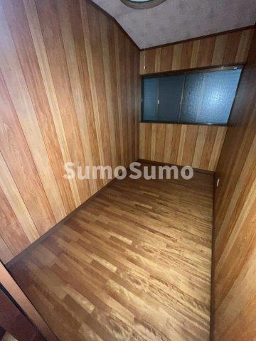 甲⼦園九番町⼾建の洋室