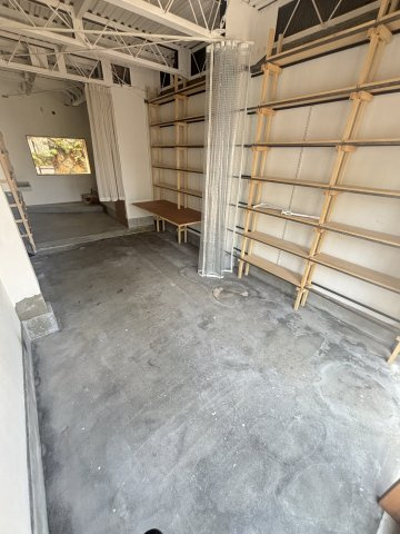 熊内町1丁目連棟住居の駐車場