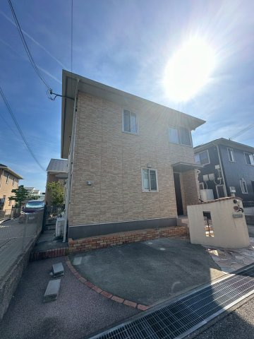 玉津町西河原戸建の駐車場